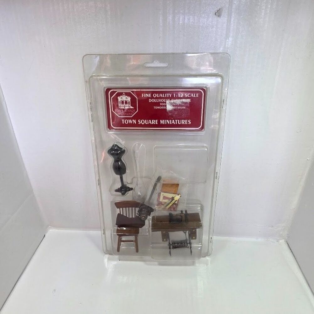 NOS VTG Town Square Miniatures 1:12 Scale Sewing Room Set With Accessories New